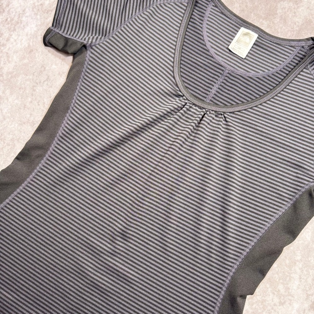 The North Face VaporWick Striped Athletic Top Womens Large Grey AU3S S/S